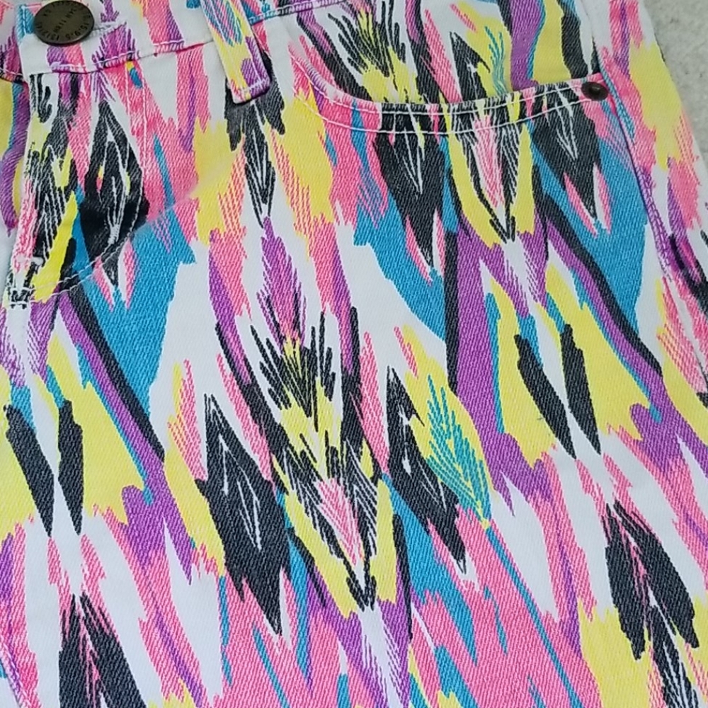 Shorts - Picture 2 of 5